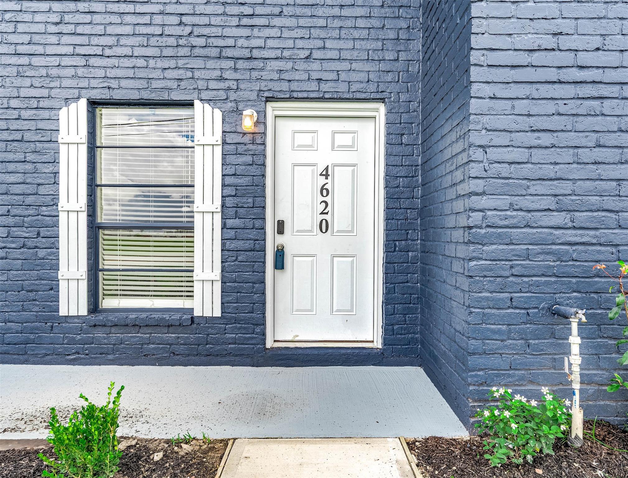 4620 W Orange Street
