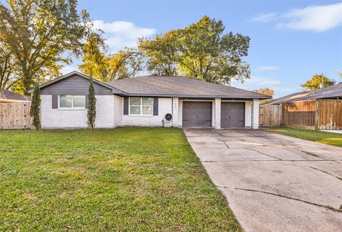 Photo of 150 Gruss Drive, Houston, TX 77060 (MLS # 64677181)
