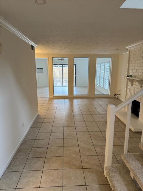 139 Phanturn Lane Bellaire TX 77401