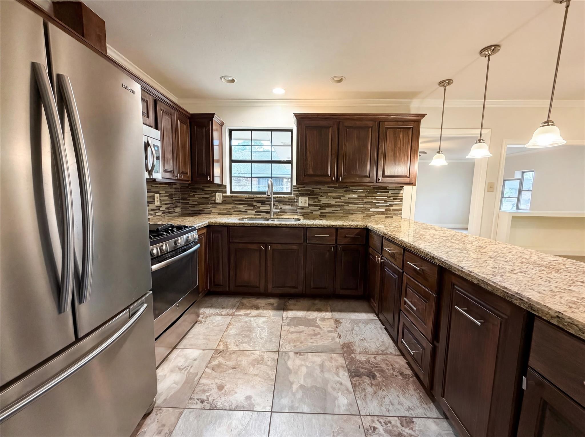 4207 Fallen Oaks Drive