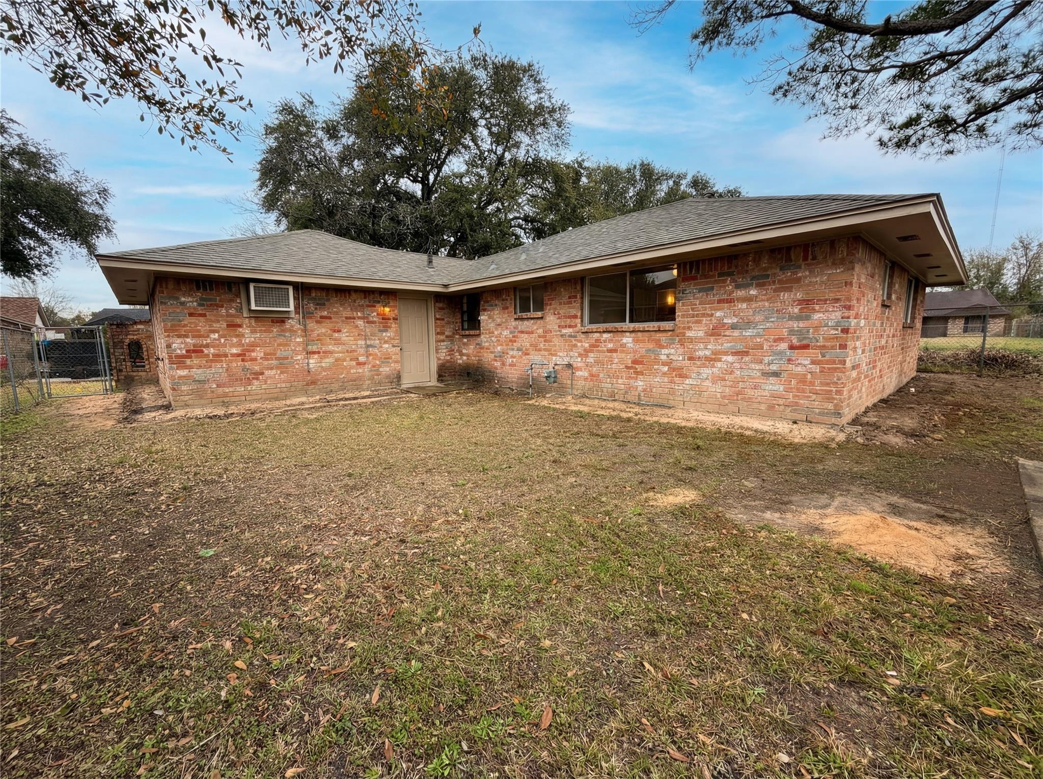 4207 Fallen Oaks Drive