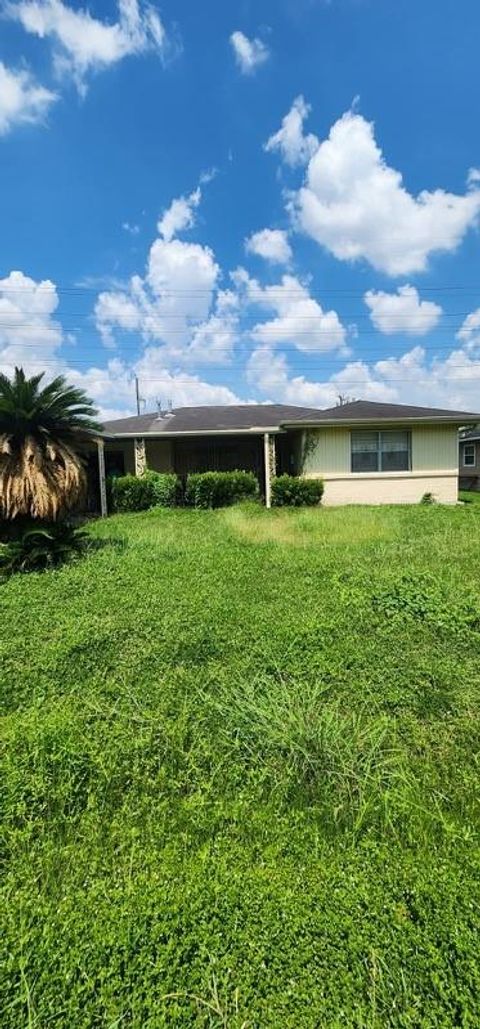 Photo of 3123 Sunbeam Street, Houston, TX 77051 (MLS # 81390364) Photo of 3123 Sunbeam Street, Houston, TX 77051 (MLS # 81390364)