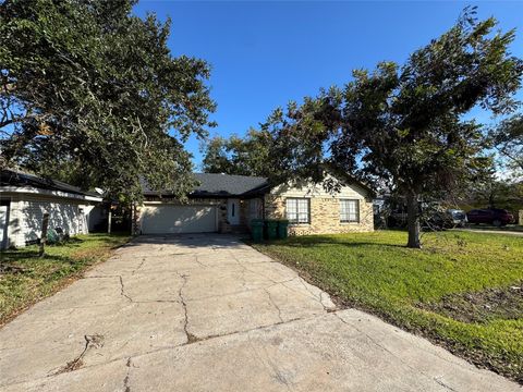 Photo of 1113 Cora Street, La Marque, TX 77568 (MLS # 25949995)