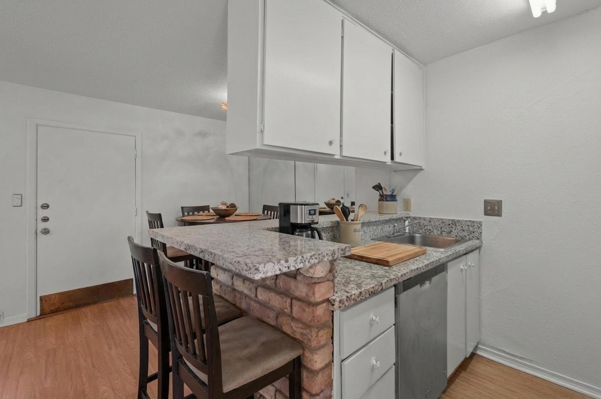 1849 Marshall Street 9