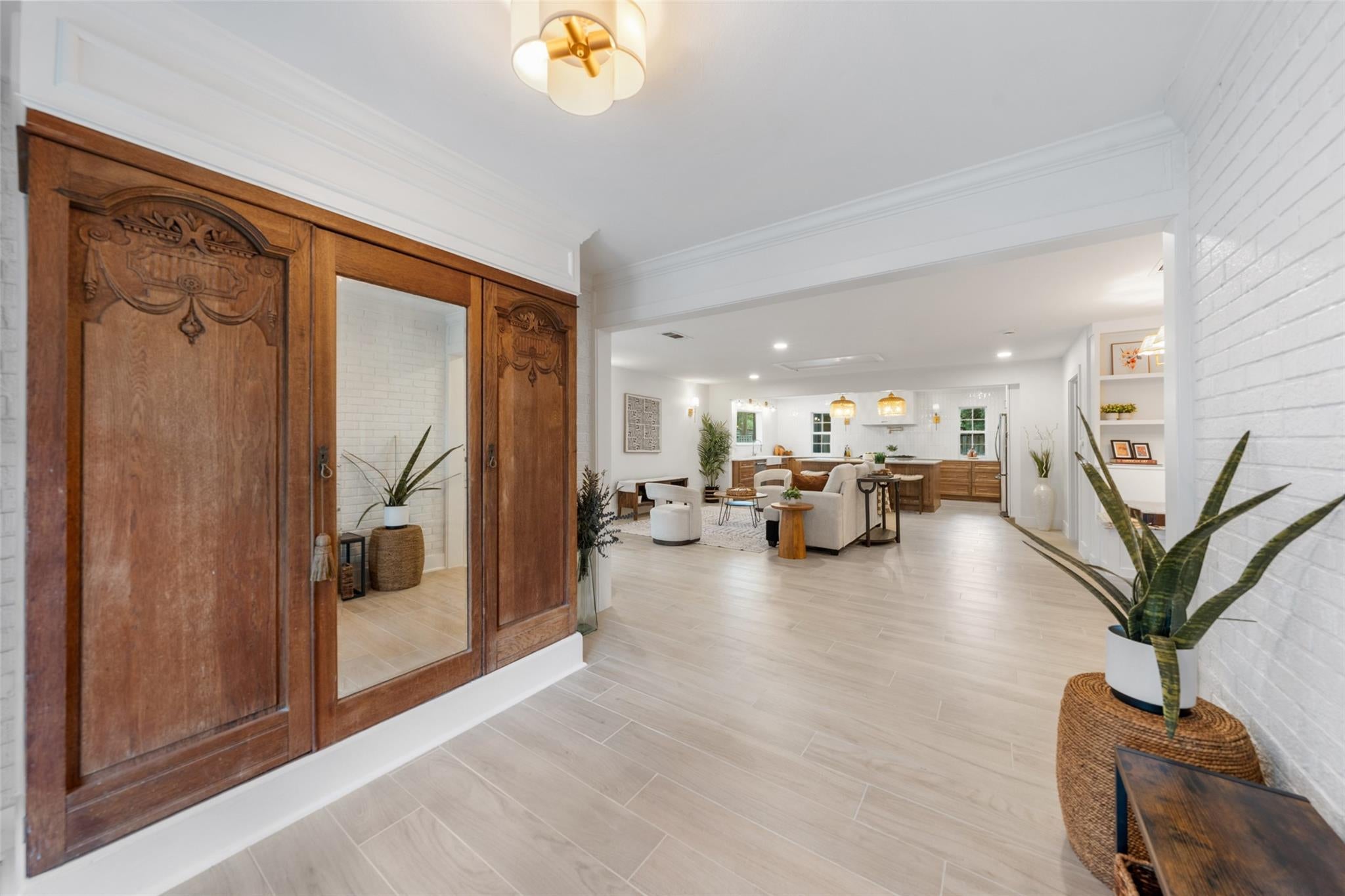 802 W 41st Street