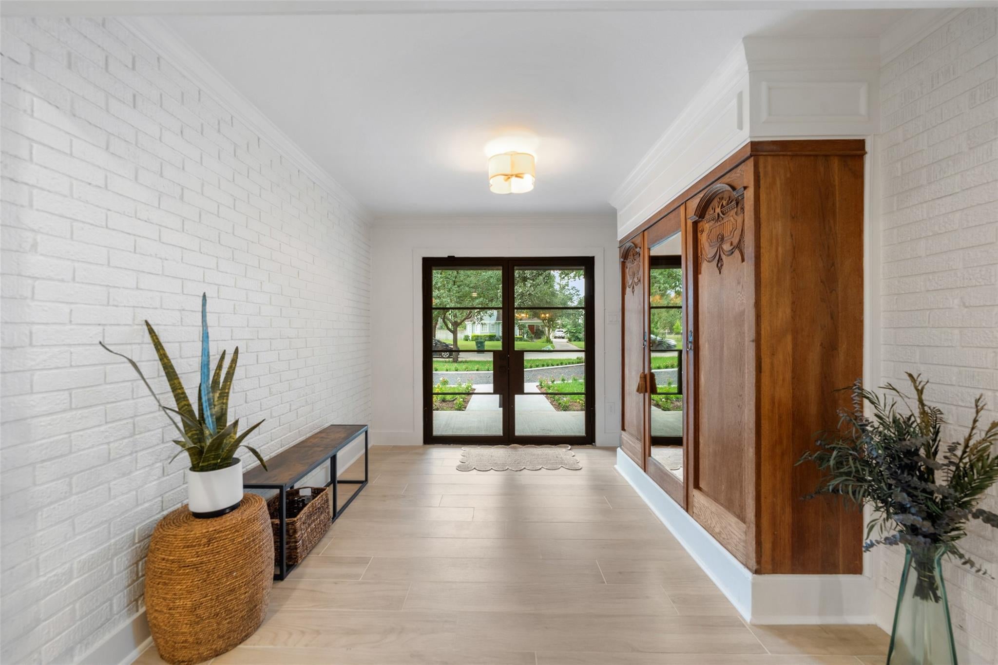 802 W 41st Street