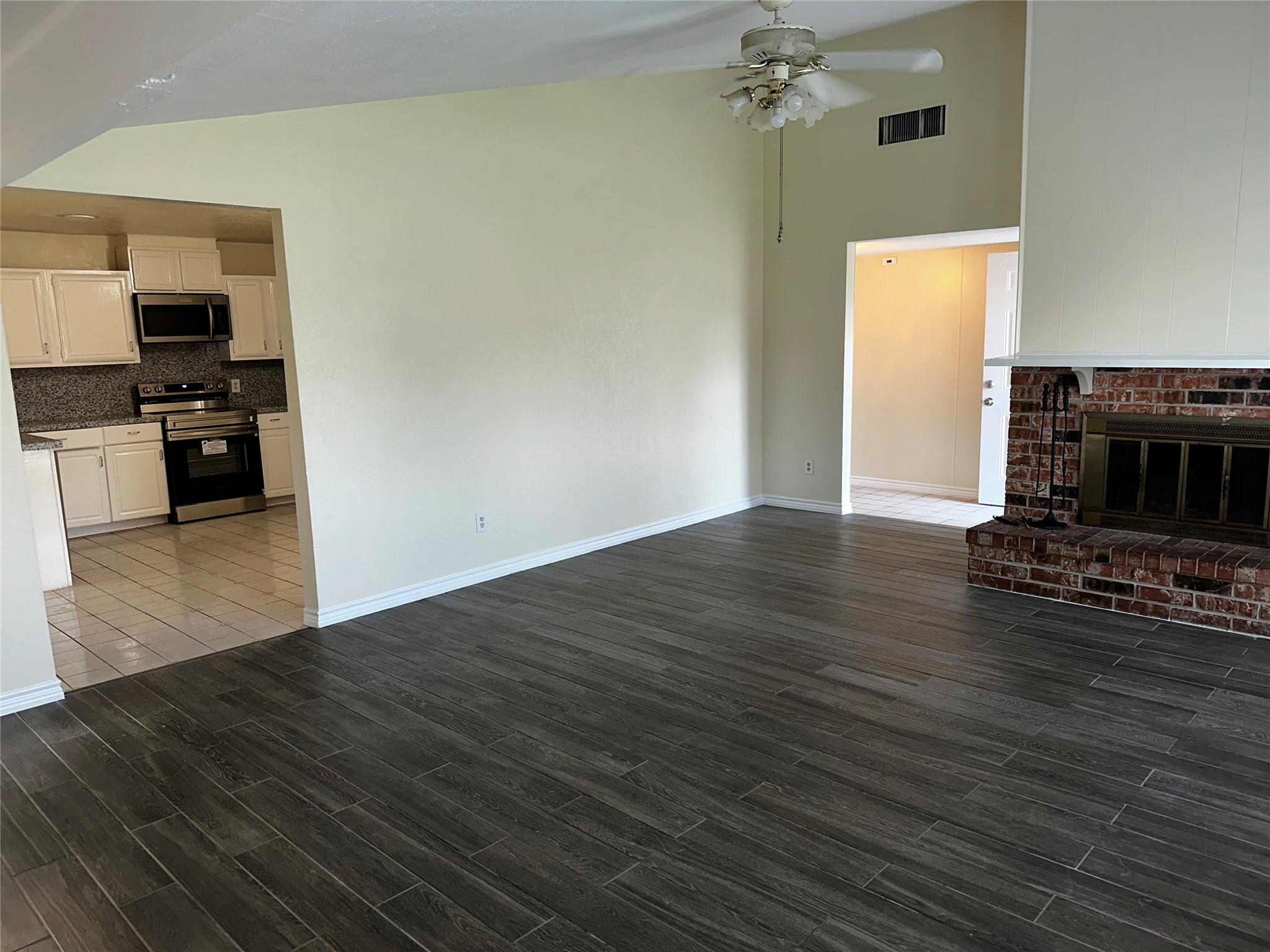 5915 Trailview Drive