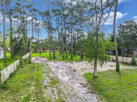 Vacant Land For Sale - 3219 Oak Drive<br/> Dickinson, TX 77539