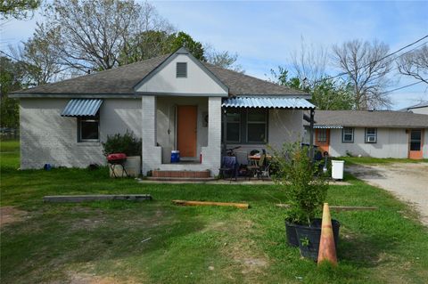 Multifamily For Sale - 135 W 5th Street<br/> Kemah, TX 77565