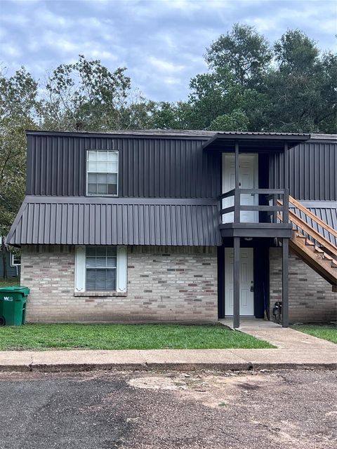 Photo of 503 Park Lane #1, Cleveland, TX 77327 (MLS # 68054728)