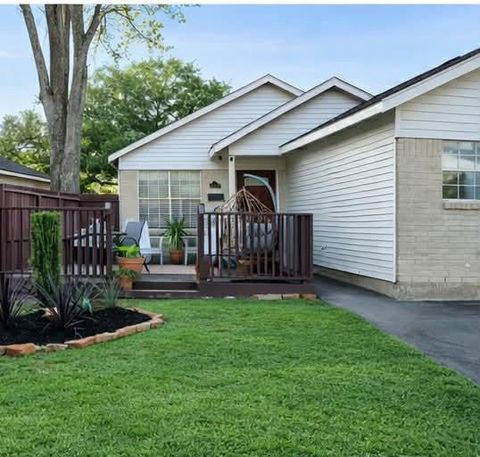 Property photo of 2102 Pearland Avenue, Pearland, TX 77581