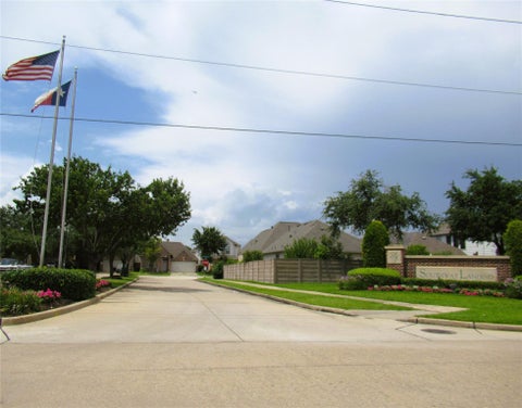 Photo of 13222 Babbitt Street, Houston, TX 77034 (MLS # 46699944)