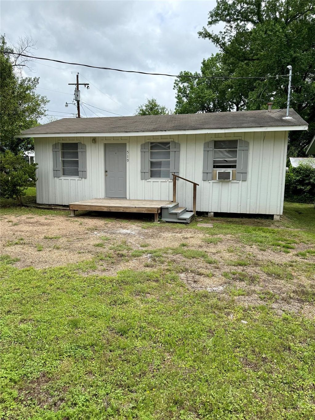 Photo of 519 Mcguire Ln Ln, Huntsville, TX 77340 (MLS # 80880244)