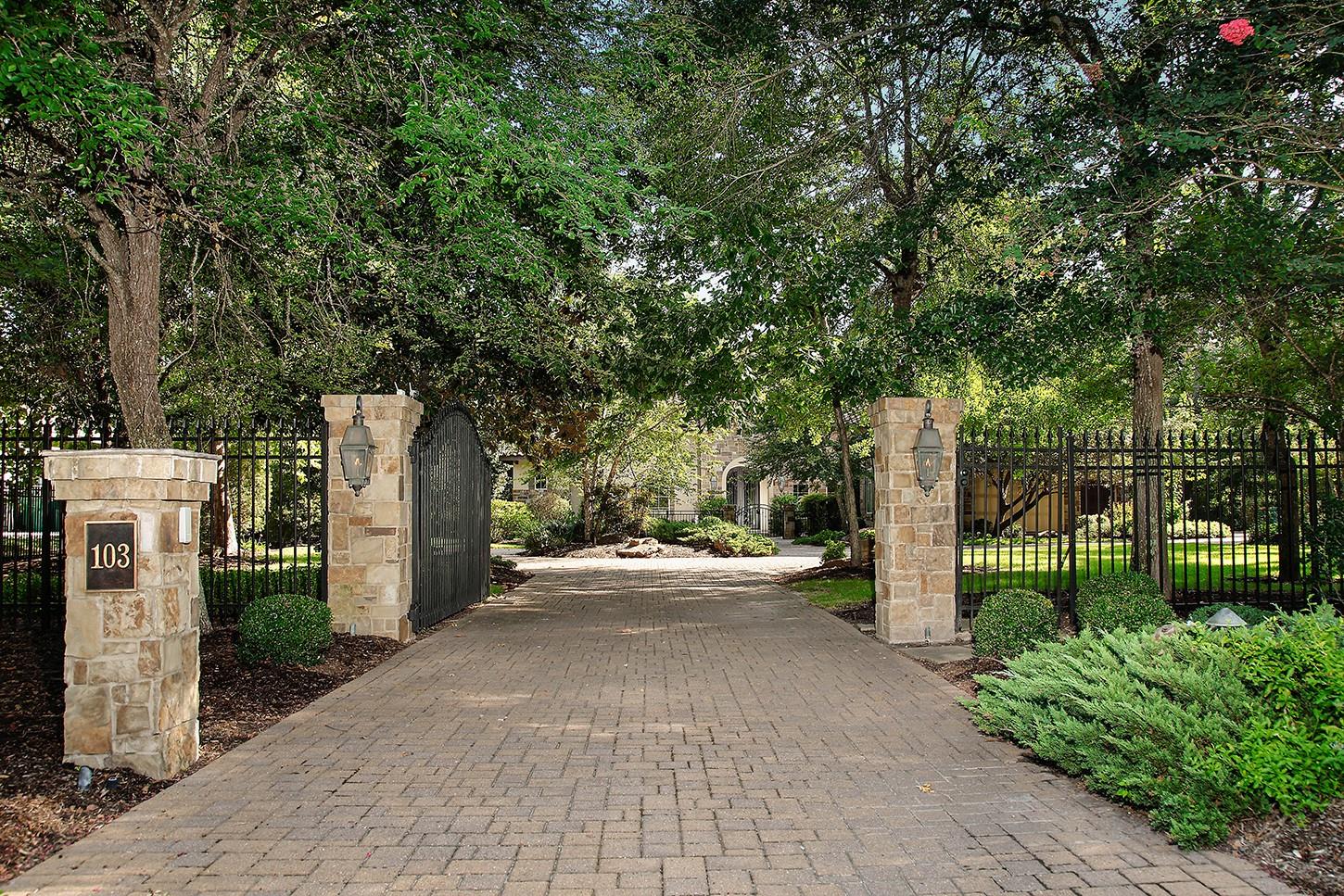 103 S Tranquil Path