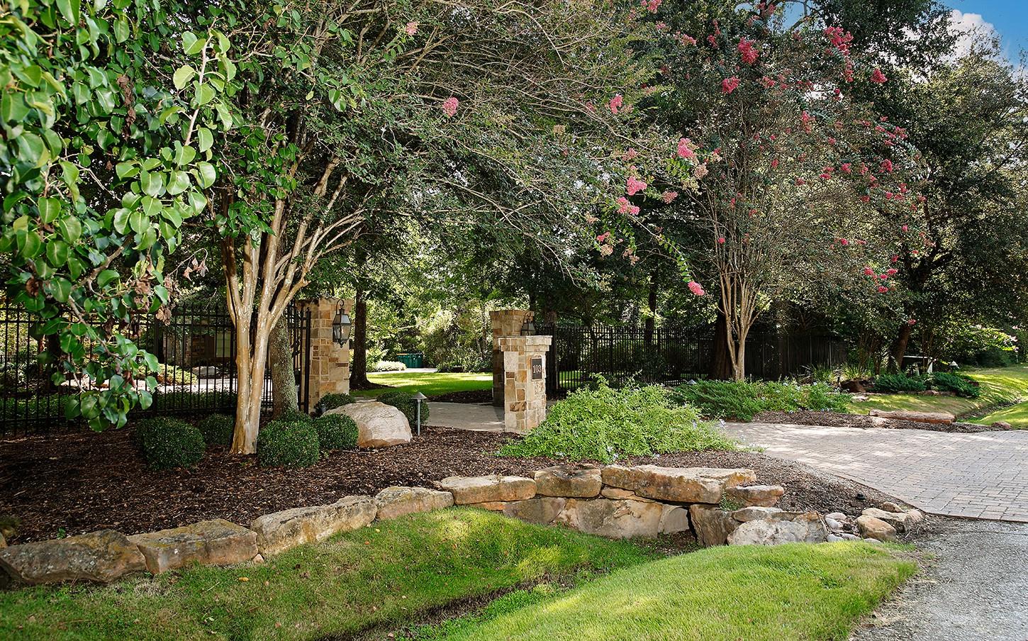 103 S Tranquil Path