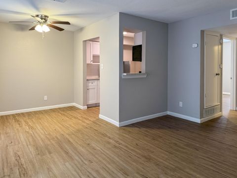 Photo of 2101 6th Avenue N #11, Texas City, TX 77590 (MLS # 16984134)