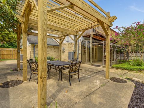 Tiny photo for 208 Old Oaks St, League City, TX 77573 (MLS # 51243471)