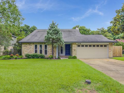 Tiny photo for 208 Old Oaks St, League City, TX 77573 (MLS # 51243471)