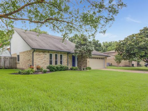 Photo of 208 Old Oaks St, League City, TX 77573 (MLS # 51243471)