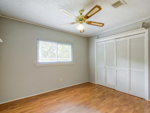 Tiny photo for 208 Old Oaks St, League City, TX 77573 (MLS # 51243471)