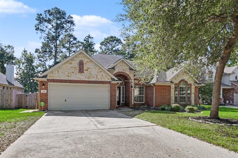 Photo of 2502 N Yorkchase Lane, Conroe, TX 77304 (MLS # 26716902)