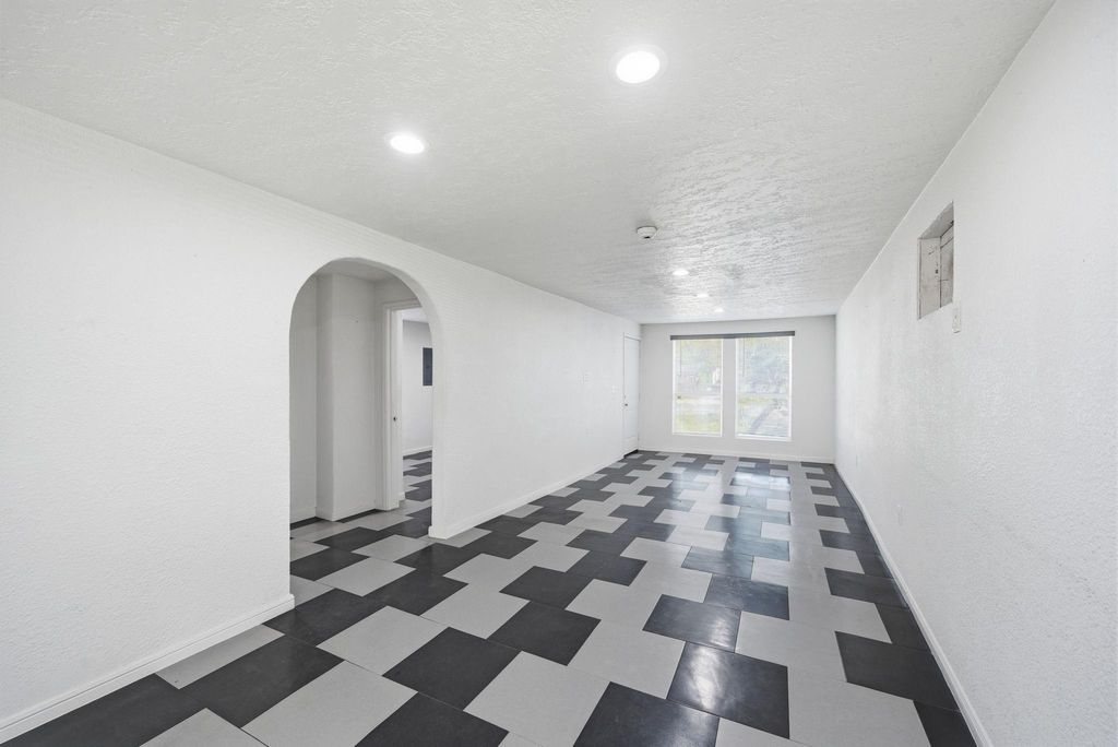 Photo of 1041 Dolly Wright Street, Houston, TX 77088 (MLS # 38988767)