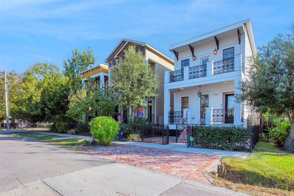 Photo of 728 E 27th Street, Houston, TX 77009 (MLS # 80353444)