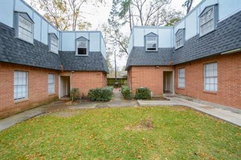 Photo of 1305 Adams Street #4, Conroe, TX 77301 (MLS # 22169246)