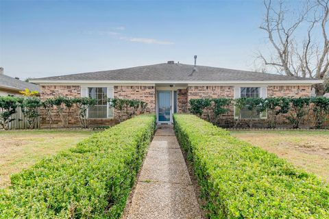 Photo of 3311 Palm Desert Lane #A, Missouri City, TX 77459 (MLS # 42780267)