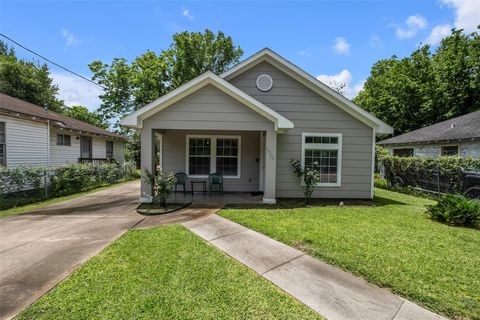 Photo of 6928 Canal Street, Houston, TX 77011 (MLS # 59845681)
