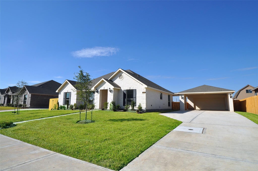 Photo of 2210 Ensenada Drive, League City, TX 77539 (MLS # 43132091)