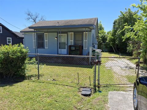 Homes For Sale - 3106 Kay Street<br/> Houston, TX 77093