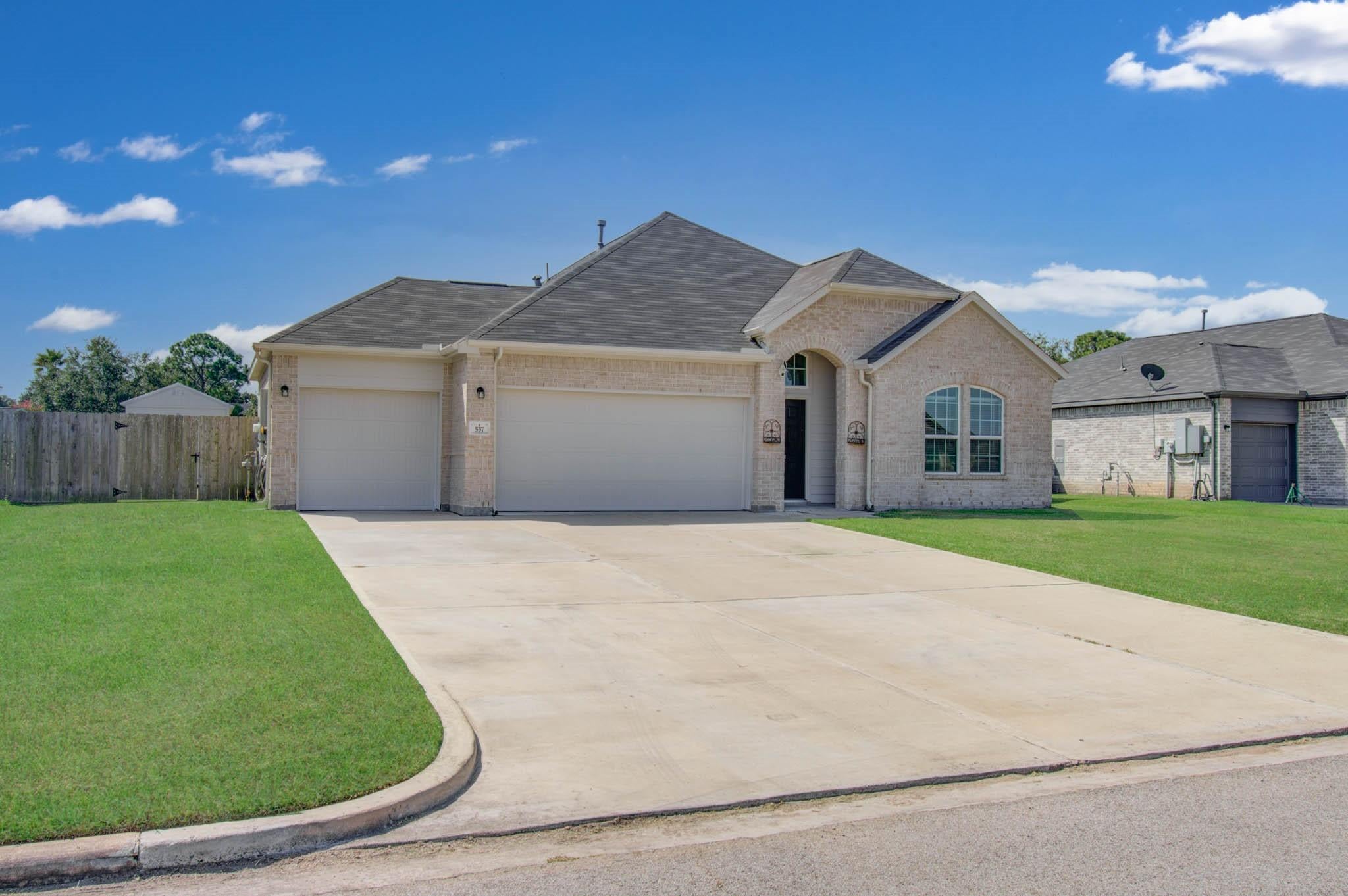 537 Green Meadows Drive