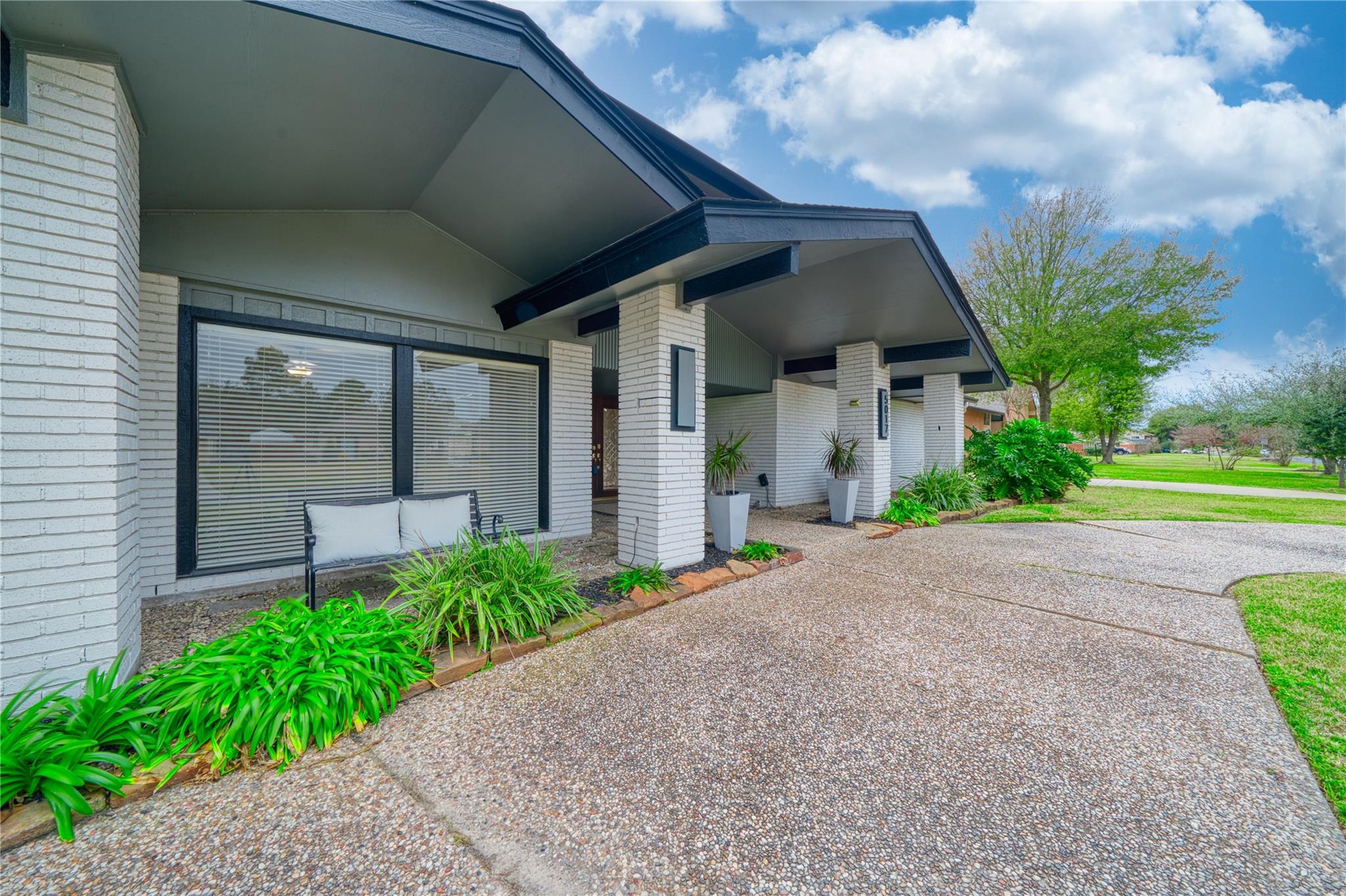 5017 Glenhaven Drive