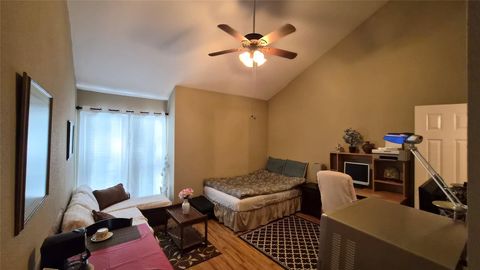 Photo of 10811 Richmond Avenue #36, Houston, TX 77042 (MLS # 76975124)