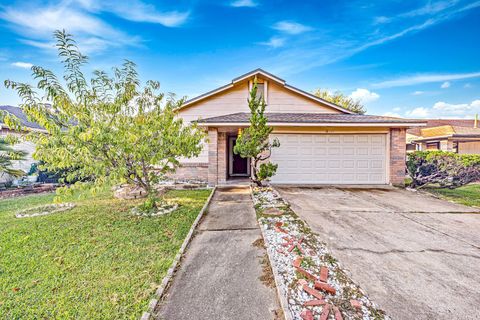 Photo of 11059 Landsbury Circle, Houston, TX 77099 (MLS # 96493490)