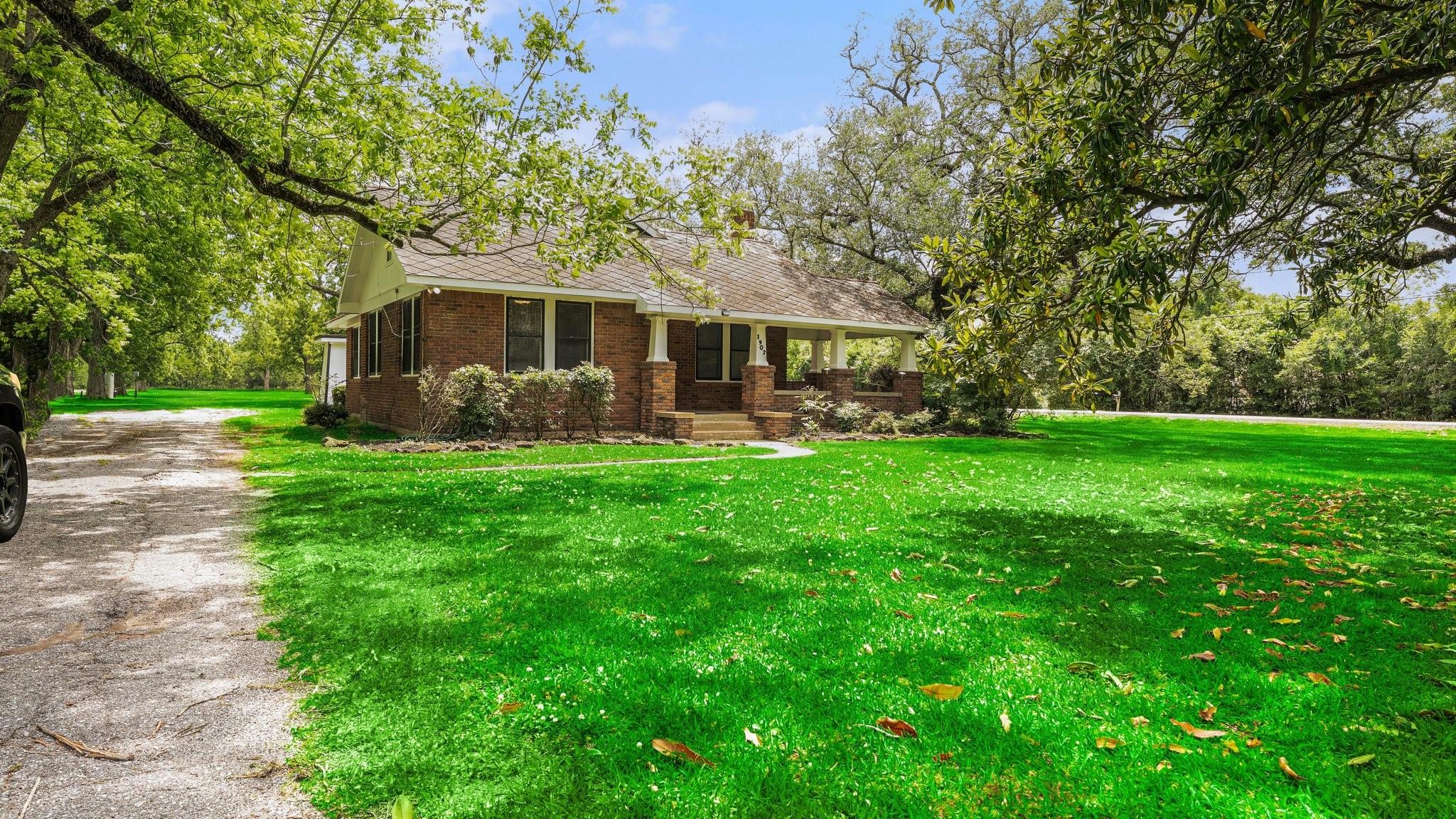 1902 Runneburg Road