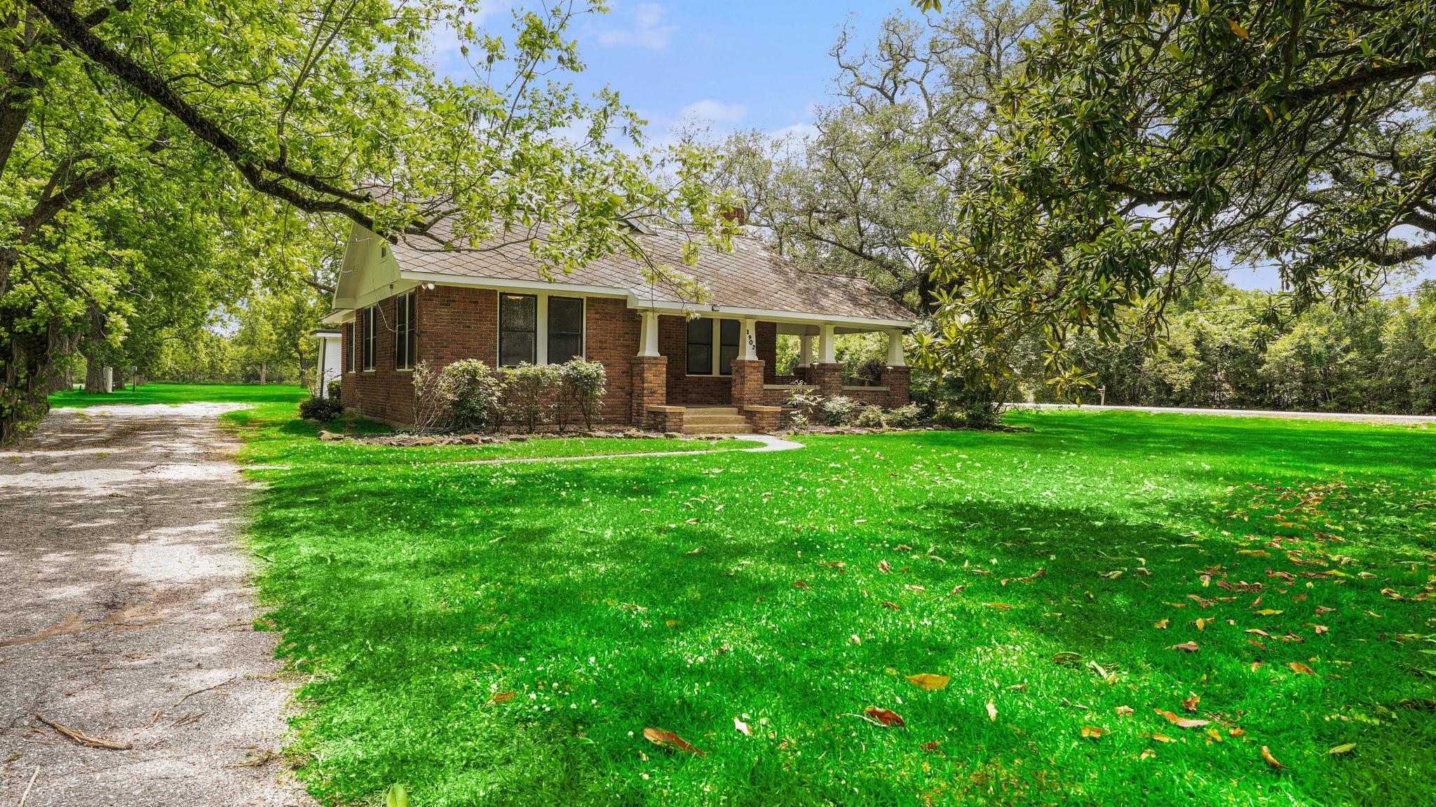 1902 Runneburg Road