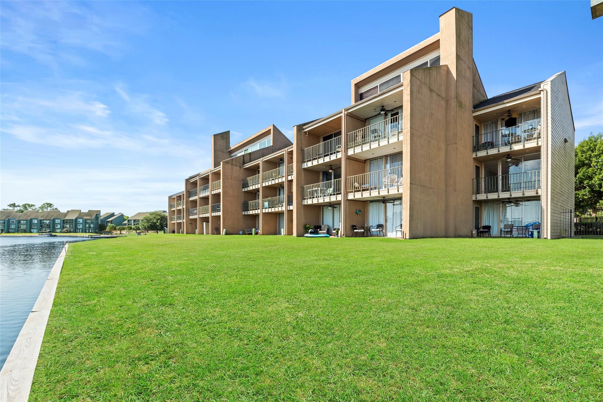 12600 Melville Drive 305A