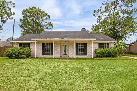 Photo of 503 Mary Ann Drive, Friendswood, TX 77546 (MLS # 90383208) Photo of 503 Mary Ann Drive, Friendswood, TX 77546 (MLS # 90383208)