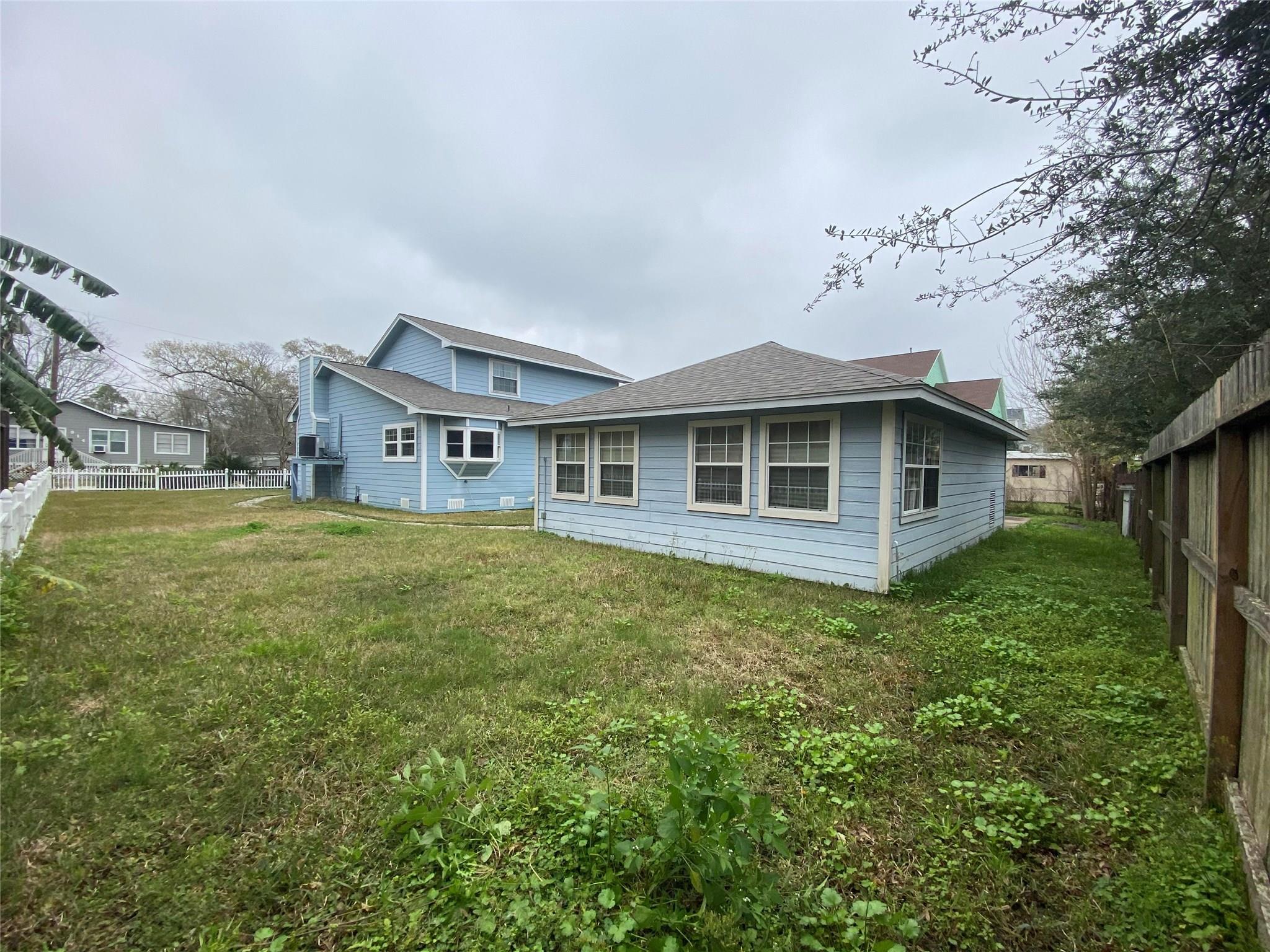 911 Hawthorne Road