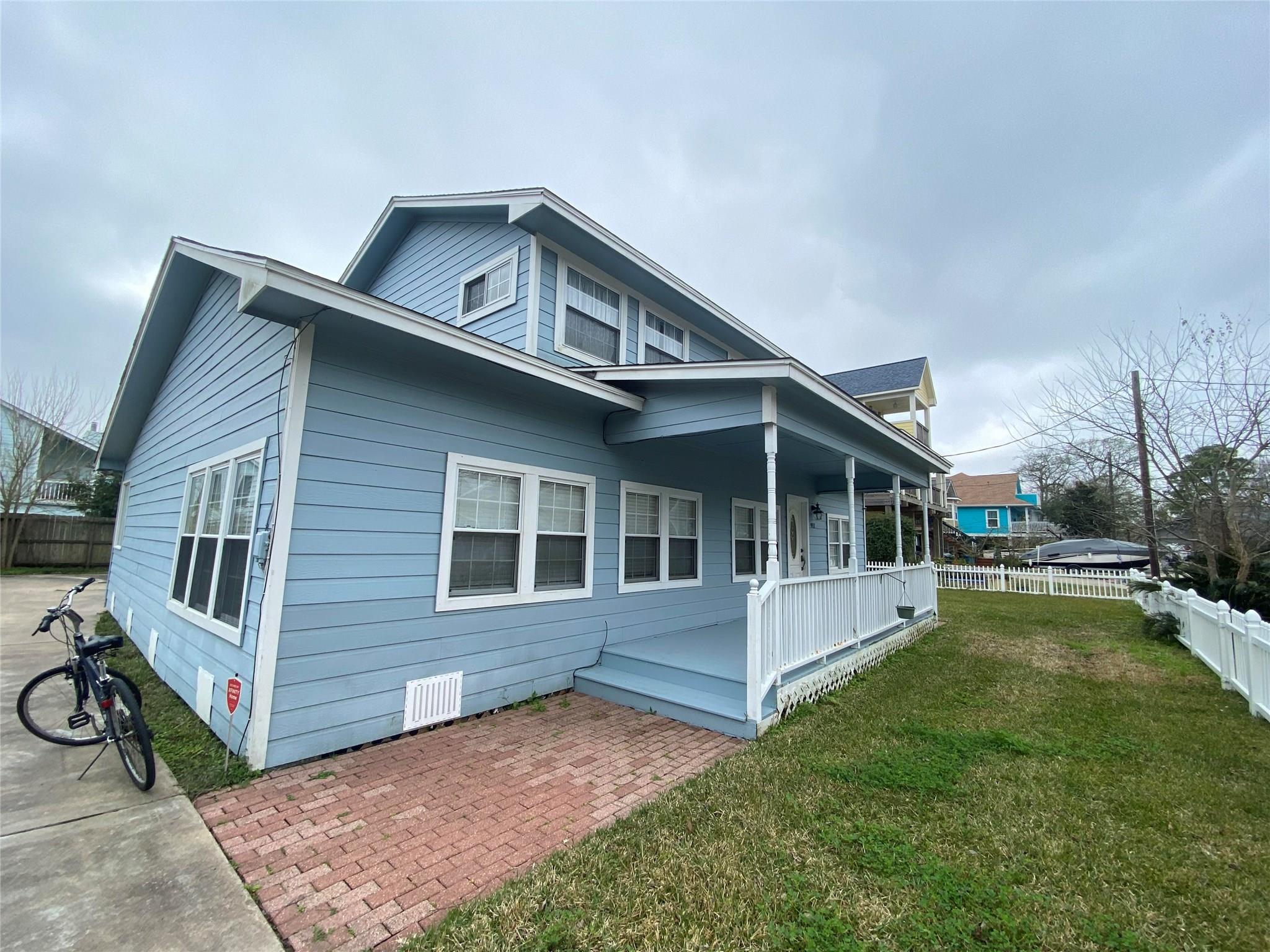 911 Hawthorne Road