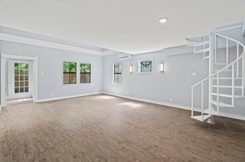Multifamily For Rent - 204 E Houston Street #B<br/> Harris County, Highlands, TX 77562