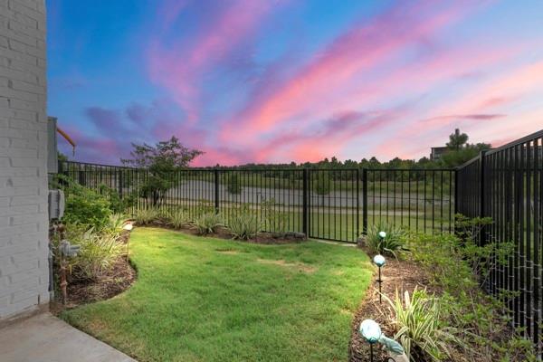 19911 Curved Steel Drive