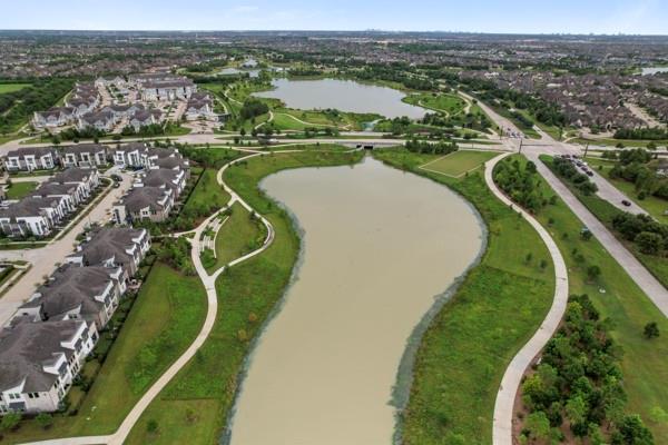 19911 Curved Steel Drive