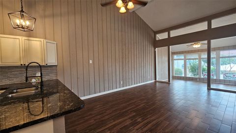 Tiny photo for 33 April Point North Drive, Montgomery, TX 77356 (MLS # 66459787)