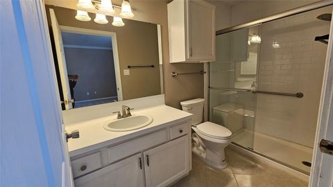 Tiny photo for 33 April Point North Drive, Montgomery, TX 77356 (MLS # 66459787)