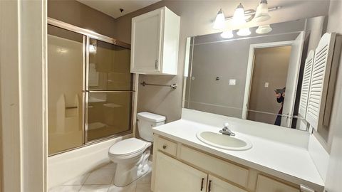 Tiny photo for 33 April Point North Drive, Montgomery, TX 77356 (MLS # 66459787)