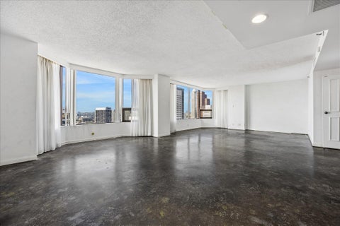 Photo of 1111 Caroline Street #2606, Houston, TX 77010 (MLS # 77628466)