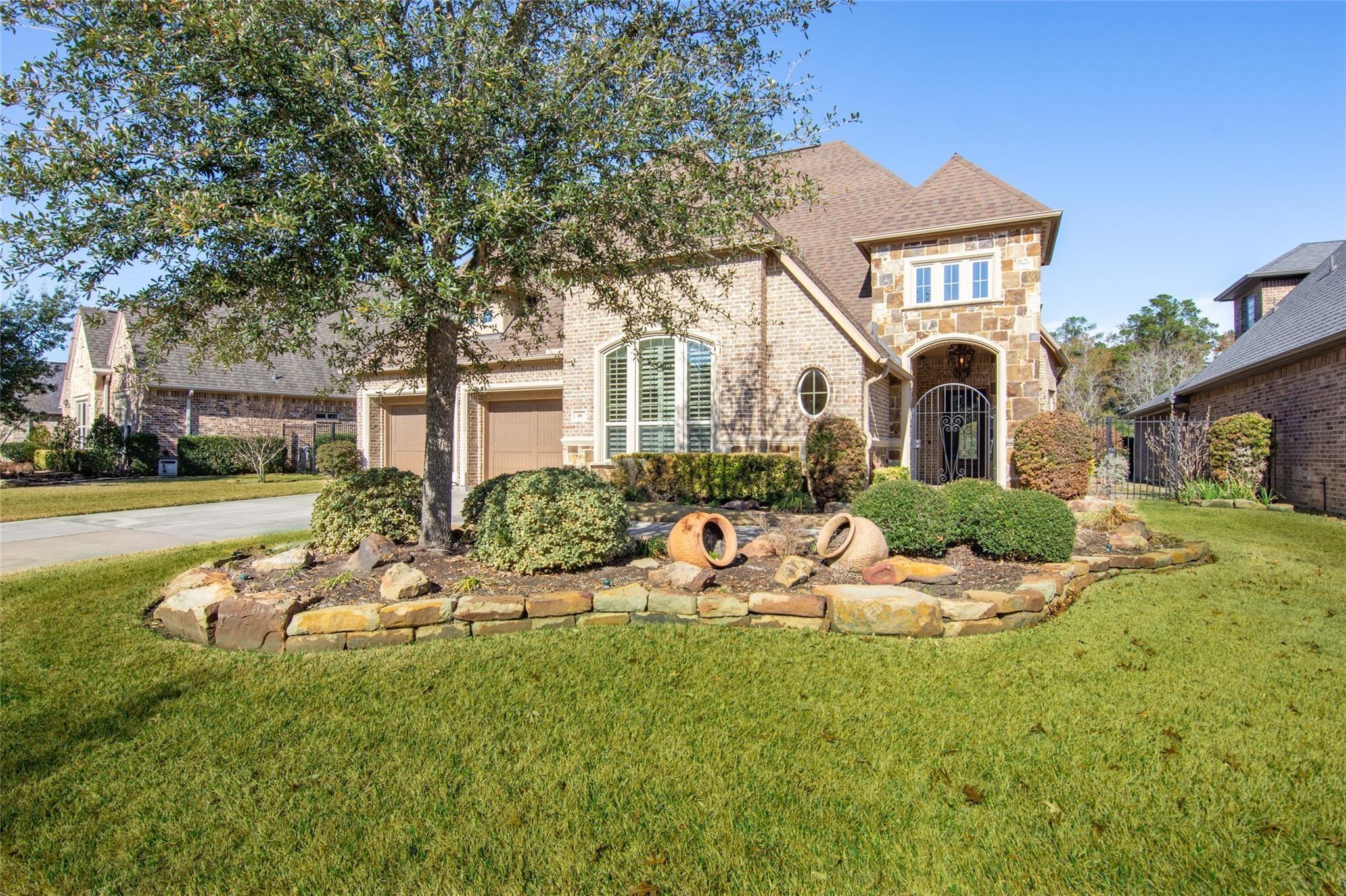 46 Lake Voyageur Drive